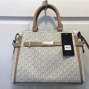 Women’s Pocketbook